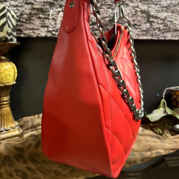 ❤️NWT-Steve Madden Quilted Leather Chain
Strap Chevy Red Shoulder Bag Purse❤️ - Picture 6 of 9